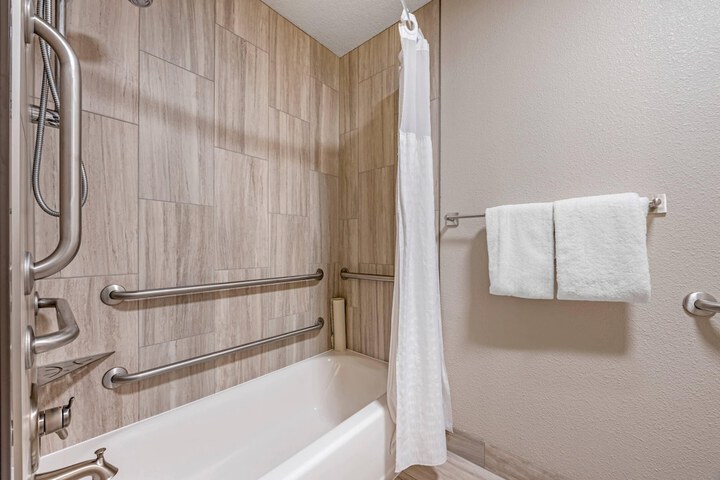 Elizabeth Oceanfront Suites an Ascend Collection Hotel
