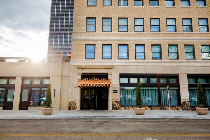 Hotel 7 of 64