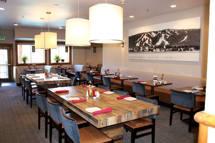 Holiday Inn Resort The Lodge at Big Bear Lake by IHG