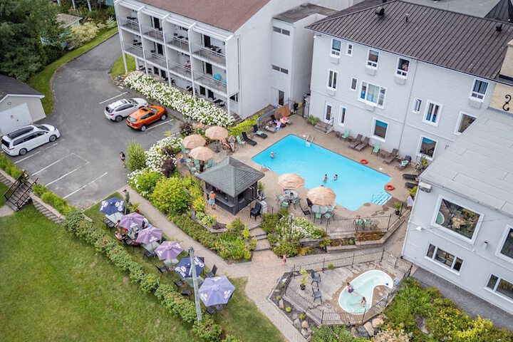 Hotel 4 of 57