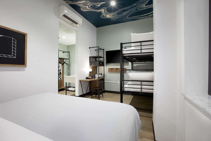 Room 19 of 74