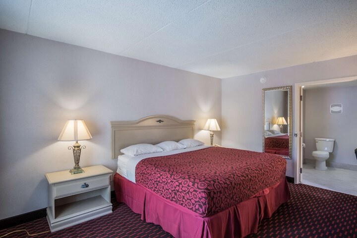 Room 14 of 38