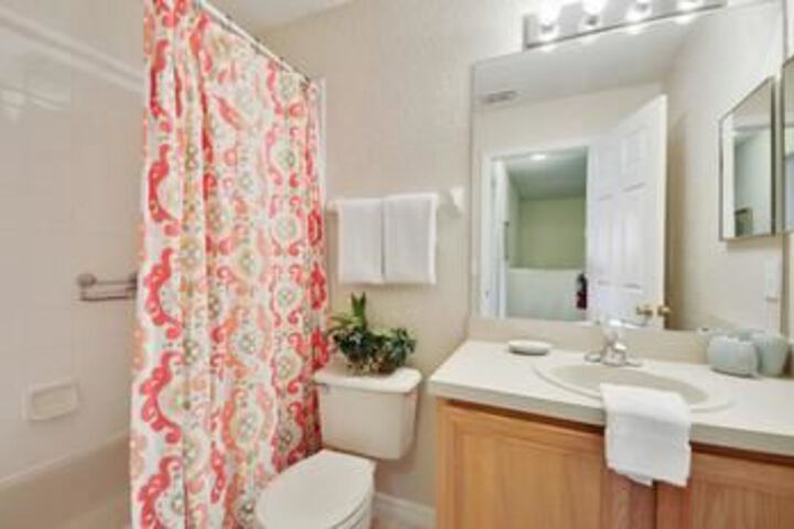 MARVELOUS 4 Bedroom Holiday home by Follow the sun vacation Rentals