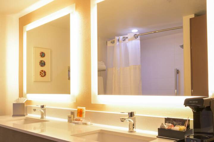 Room 16 of 37