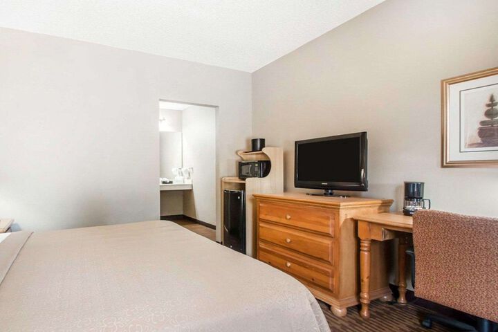 Room 16 of 39