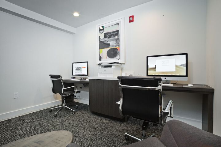 Business Center 44 of 45