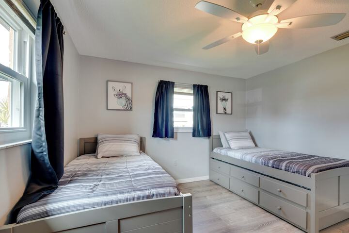 Home Near Werner-boyce & New Port Richey!