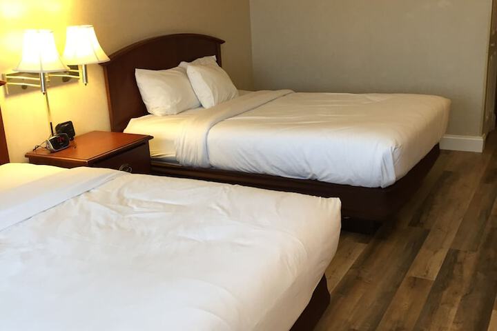 Room 105 of 199