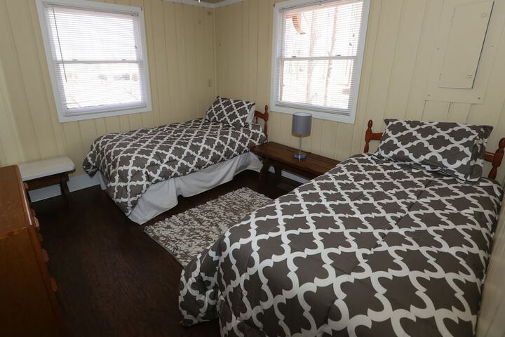 Room 203 of 399
