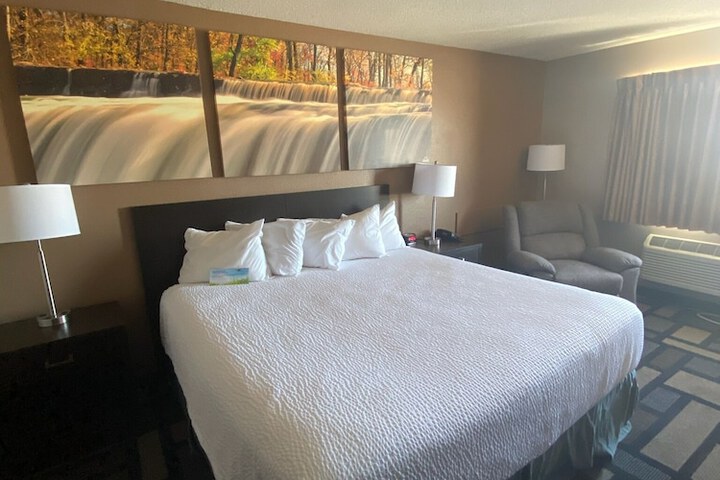 Days Inn by Wyndham Watertown