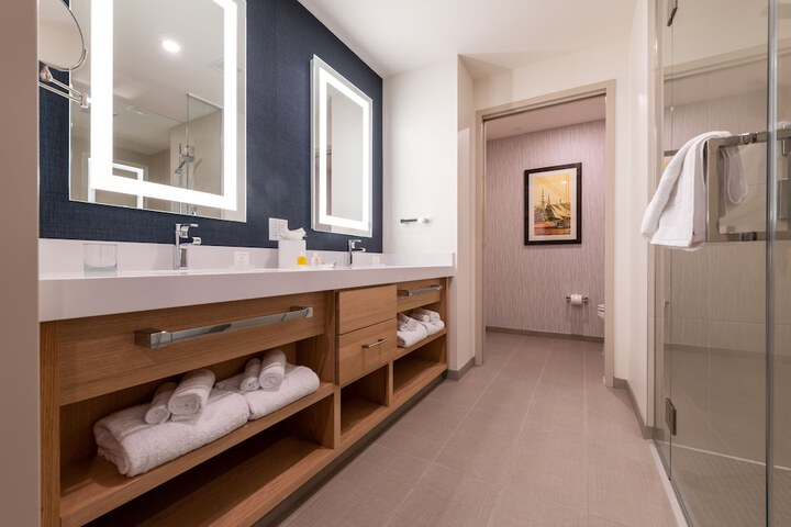 Room 8 of 35