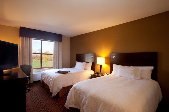 Room 32 of 43