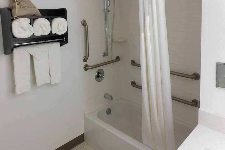Room 16 of 43