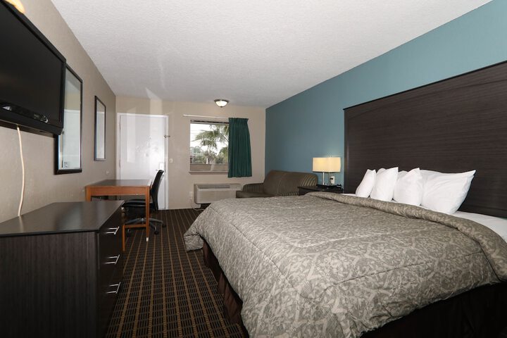 Room 20 of 38