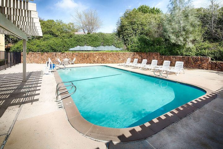 Red Lion Inn & Suites Auburn
