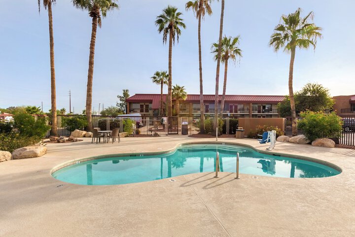 Pool 4 of 41