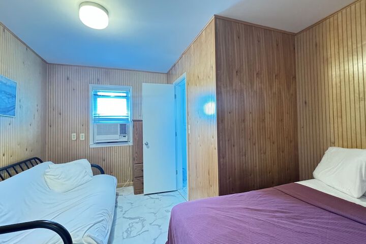 Room 27 of 61