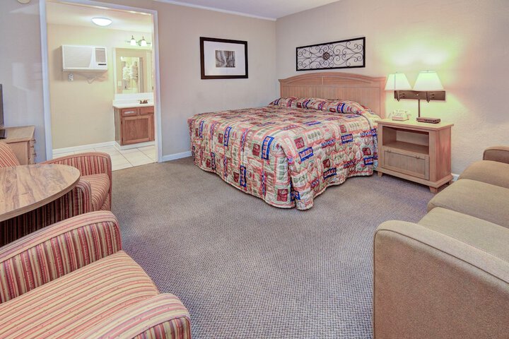 Room 6 of 16