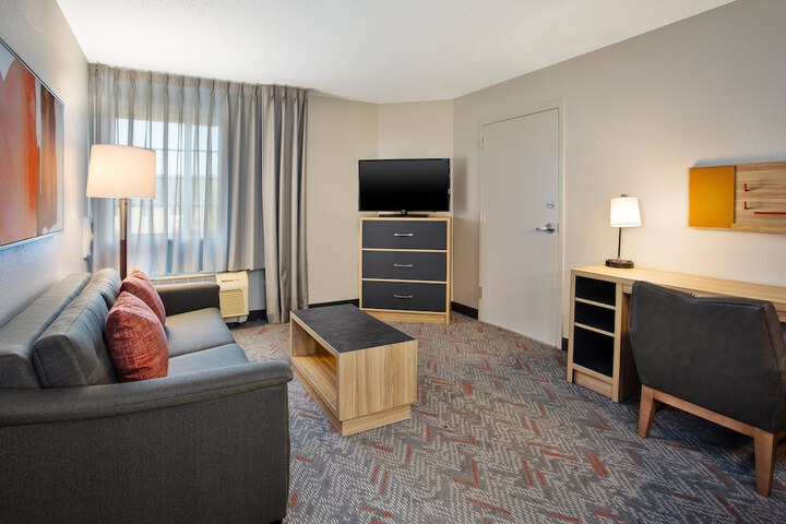 Room 25 of 32