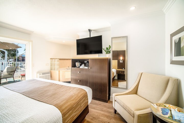 Room 12 of 40