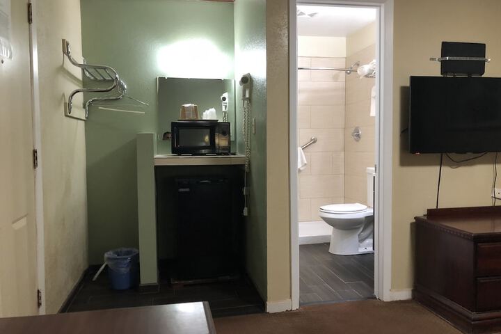 Room 13 of 17