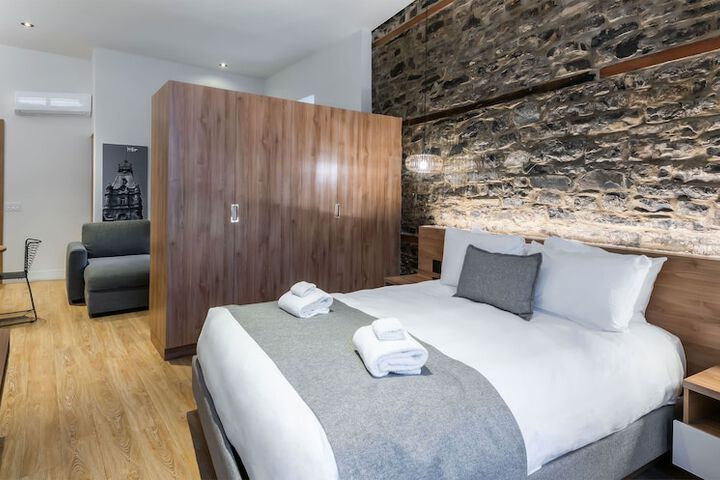Room 52 of 91