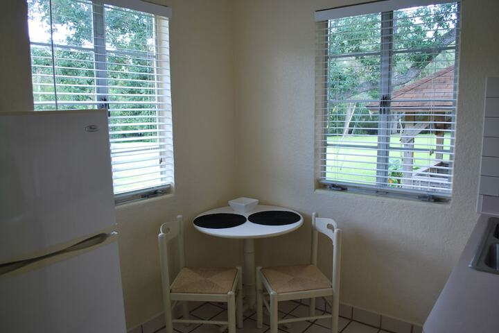 Mar Bay Motel & Suites