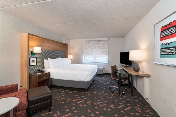 Room 13 of 22