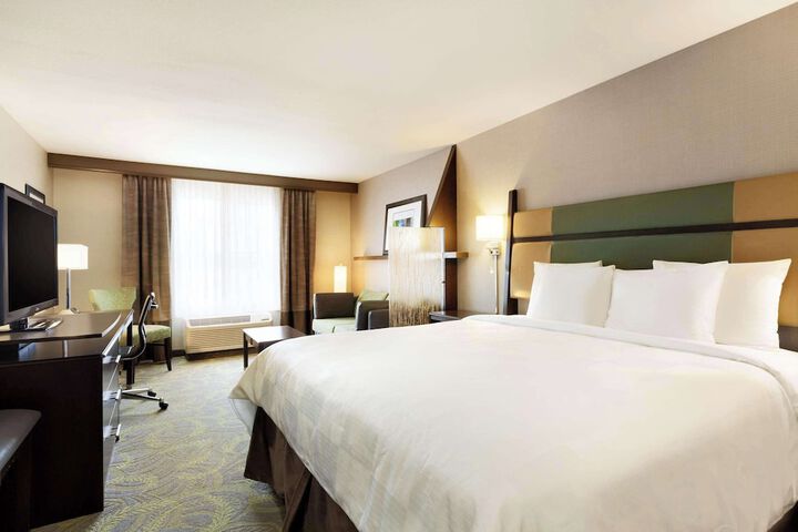 Country Inn & Suites by Radisson San Carlos, CA