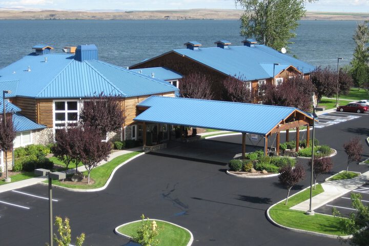 River Lodge and Cabins