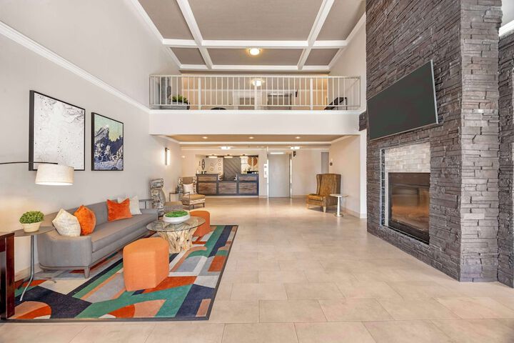 Best Western Plus Grand Manor Inn