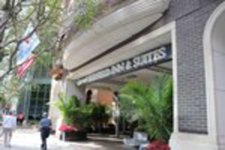 Hotel 5 of 100