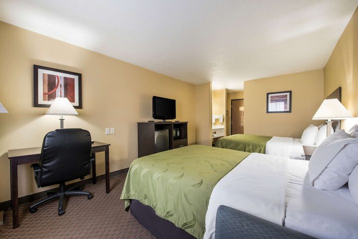 Room 18 of 34