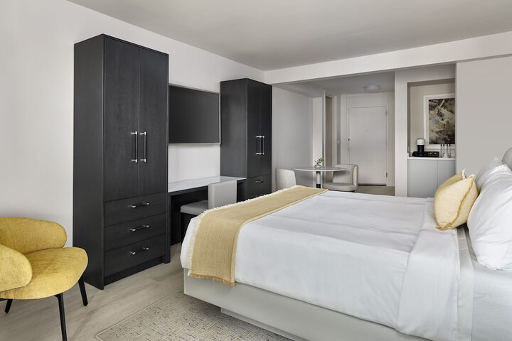 Room 18 of 43