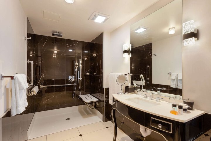 Room 15 of 27