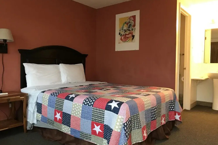 BIG SKY LODGE