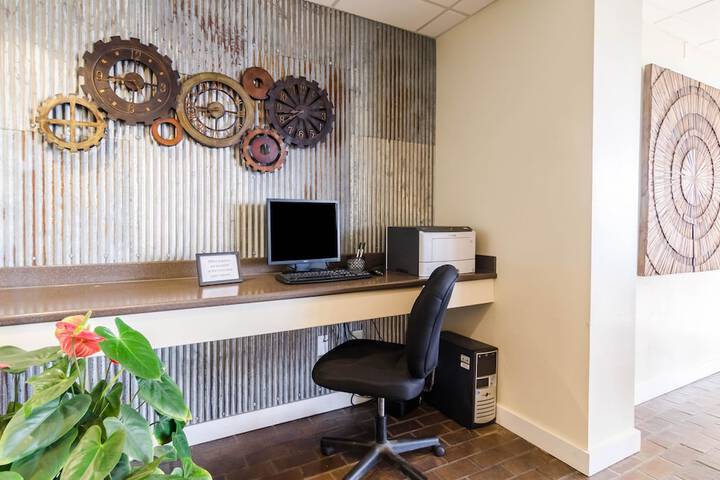 Business Center 29 of 29