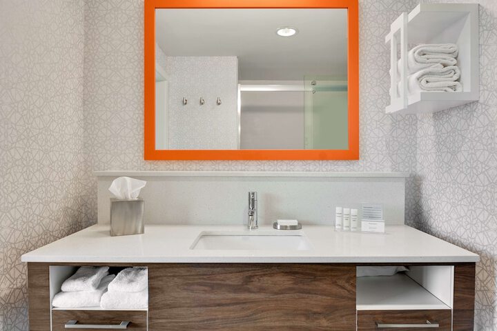 Room 27 of 45