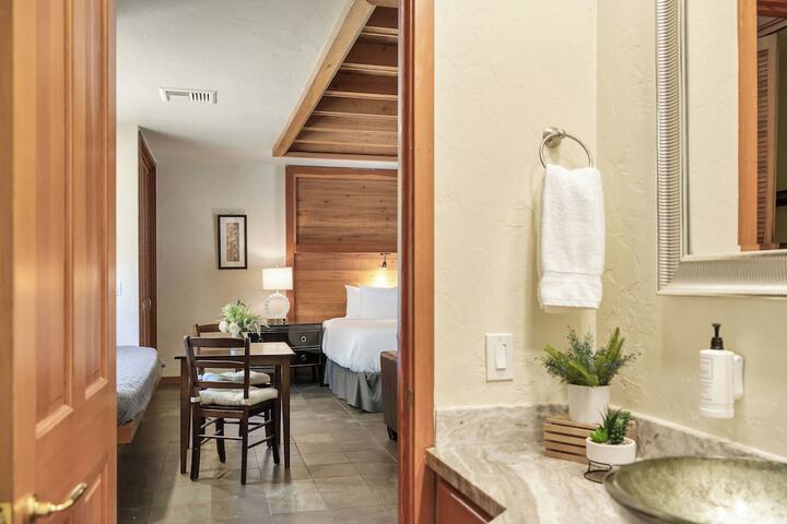 Room 32 of 49