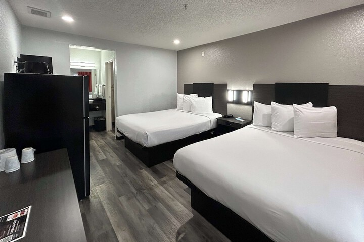 Room 15 of 15