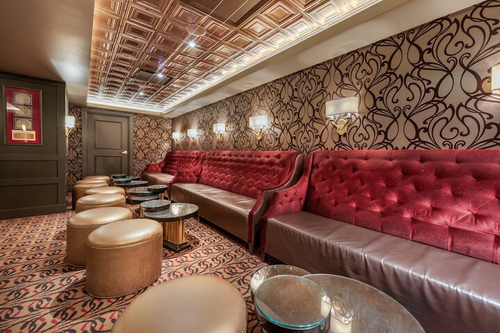 Lounge 120 of 134
