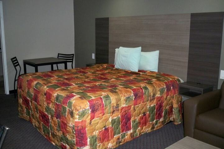 Room 28 of 65