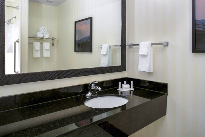 Room 10 of 27