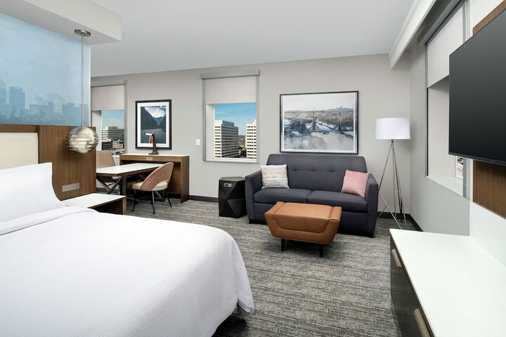 Room 31 of 77