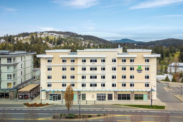 Holiday Inn Express & Suites Victoria - Colwood