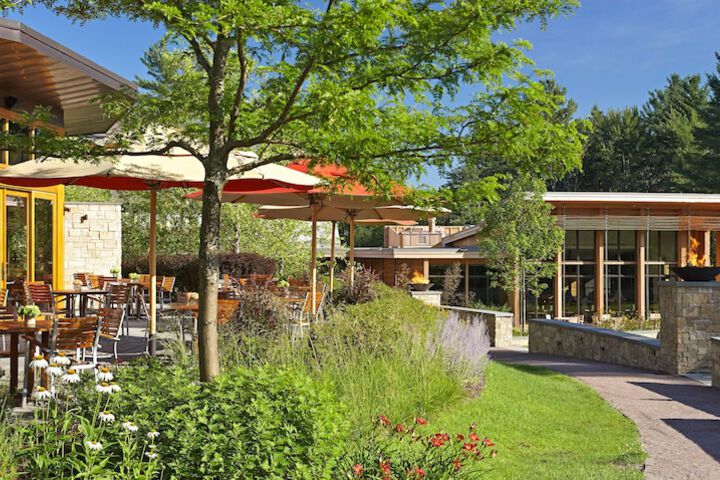 Topnotch Resort
