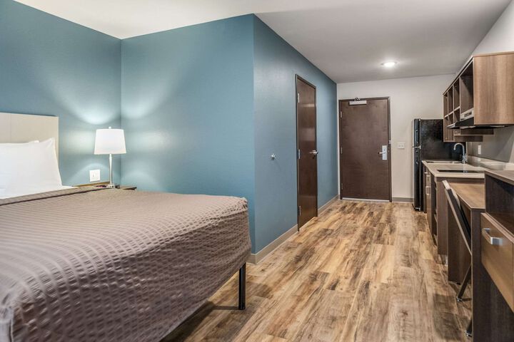 Room 25 of 33