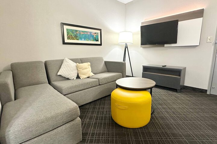 Comfort Inn & Suites Calhoun South