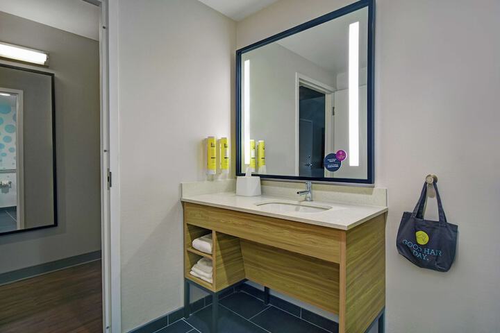 Room 18 of 46