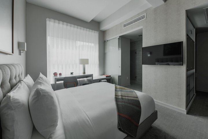 Room 16 of 97